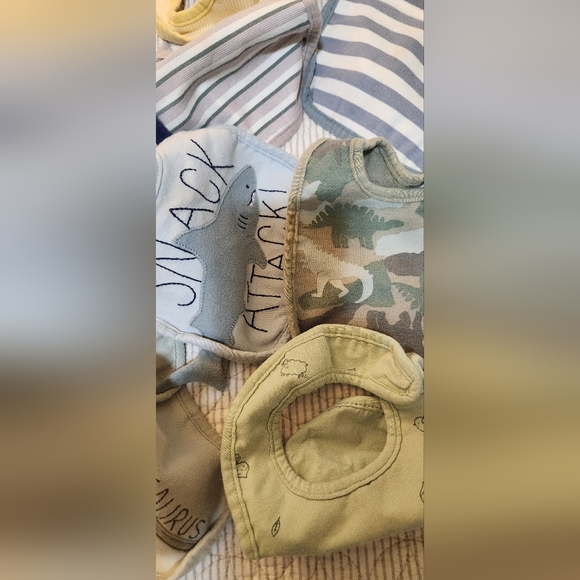 Bibs - Picture 3 of 8